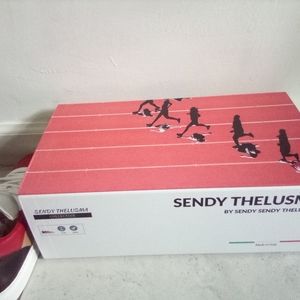 Sendy Thelusma shoe